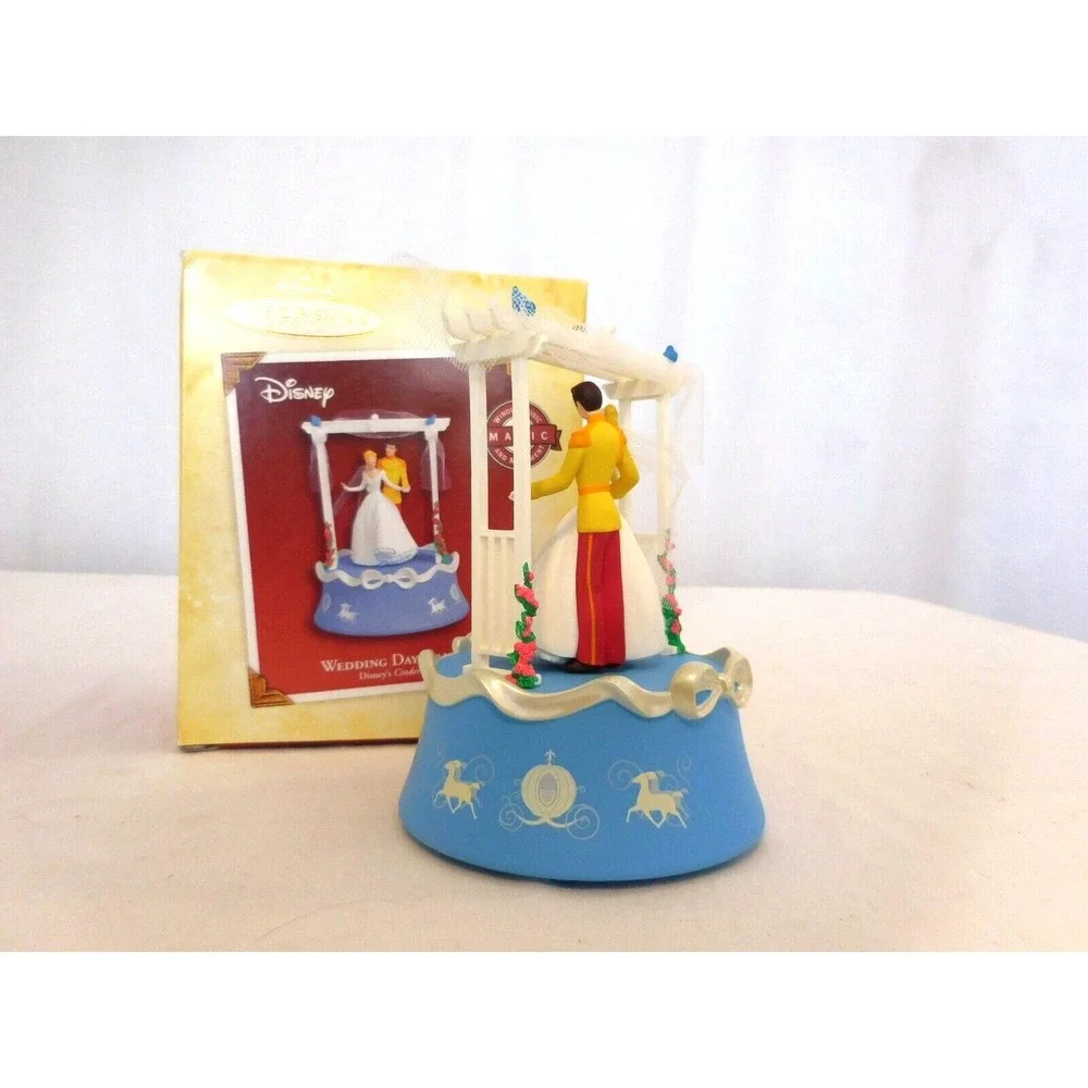 Hallmark Keepsake Ornament Ornament Wedding Day Dance Disney's Cinderella 2005